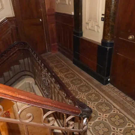 D'hotes La Grotte De Voltaire 3*