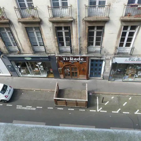 D'hotes La Grotte De Voltaire 住宿加早餐酒店 3*