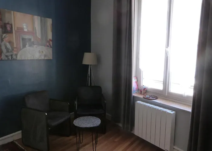 D'hotes La Grotte De Voltaire Ναντ