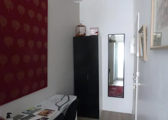 D'hotes La Grotte De Voltaire Bed and Breakfast 3*